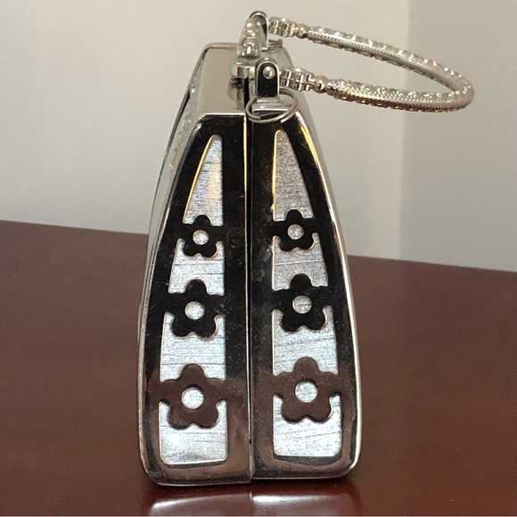 Metal Clutch - Picture 4 of 4